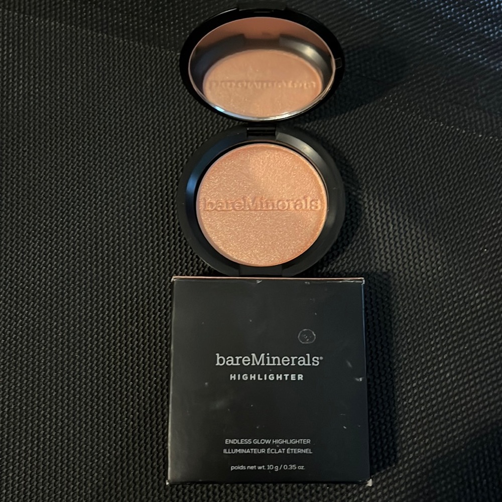 Bare Minerals-Endless Glow Highlighter in the color Joy